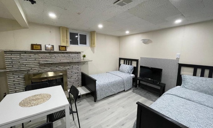Scarborough House | Inviting Guest Suite with Kitchenette Near Local Amenities