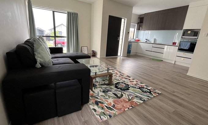 Massey House | Cozy Private Suite with Complimentary Breakfast Awaits You