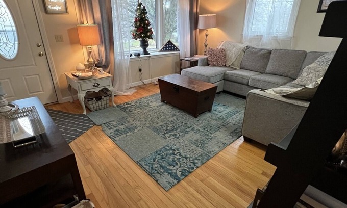 Bristol House | Pet-Friendly Quaint Ranch Home with Top Guest Ratings