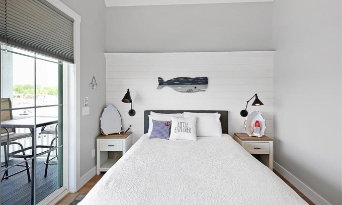 Ottawa House | Charming Cozy Quarters Villa #228 with Pool Access