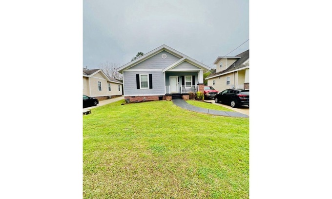 Birmingham House | Quiet and Convenient Hotel Near UAB, VA & St. Vincent's