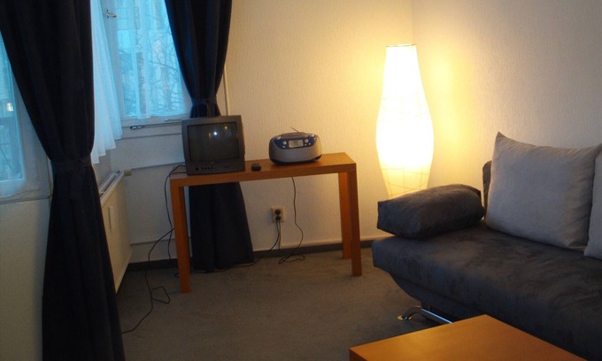 West Berlin Centre Apartment | Quiet Balcony Apartment in Central Location - Guest Rated 10/10