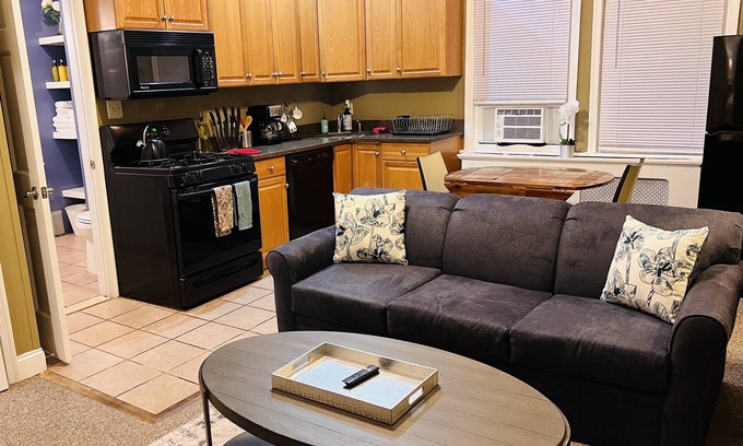 Havertown Apartment | Tranquil Suburban Apartment with Spa & Family Amenities