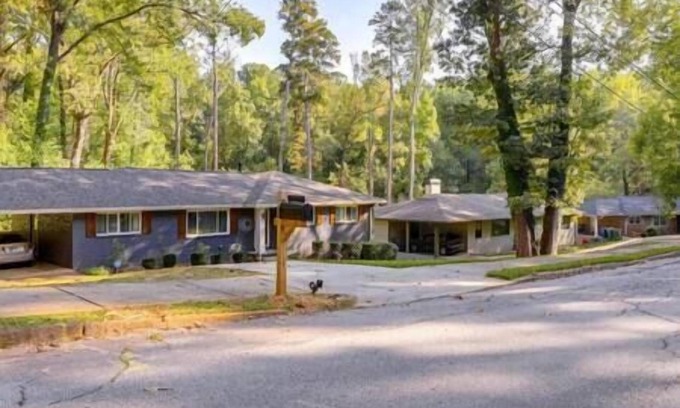 Atlanta House | Peaceful Basement Apartment Near Downtown ATL - Pet Friendly