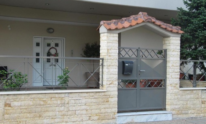 Trikala Apartment | Tranquil City Apartment - Guest Rated 10/10, Family Friendly