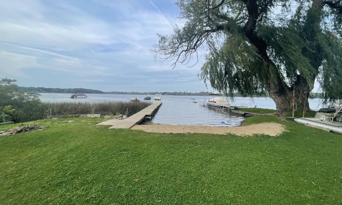 Gregory Cottage | Inviting Cottage by the Lake: Pet and Child Friendly Retreat