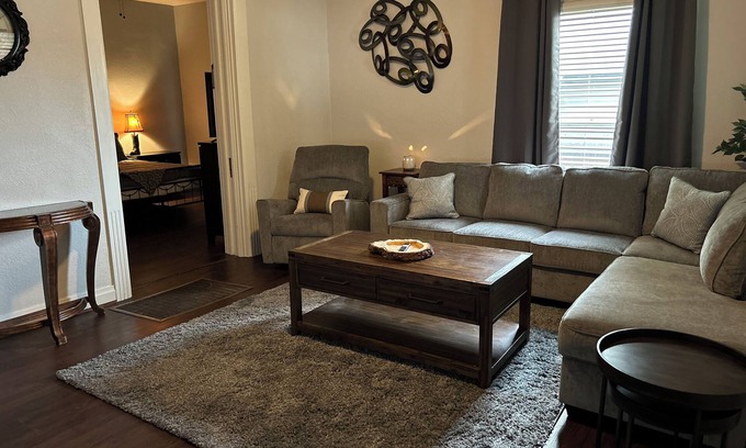 Arlington Heights House | Charming Family Retreat near Historic Camp Bowie