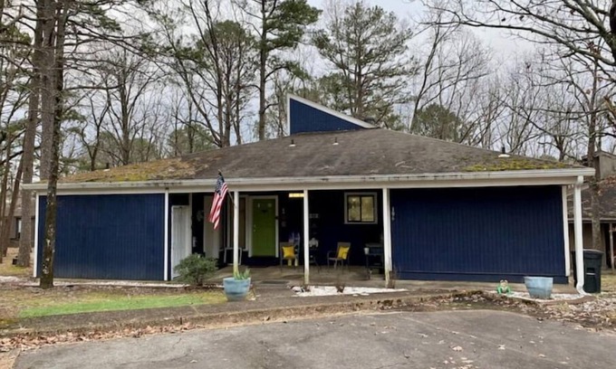Fairfield Bay House | Dog-Friendly Cabin with Pool & Hot Tub in Fairfield Bay