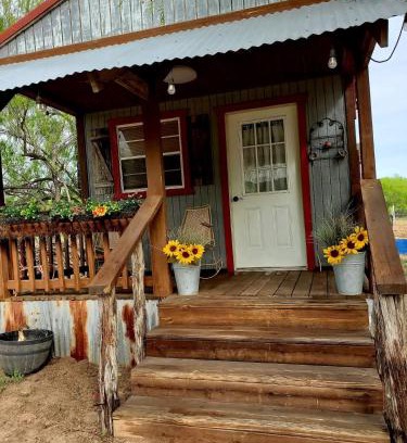 Garciasville House | Cozy Ranch Cabin
