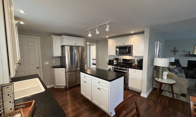 Tonawanda House | Inviting Ranch Retreat Near Buffalo & Niagara Falls
