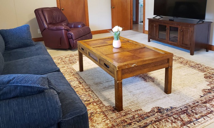 Atmore House | Cozy ranch-style home near downtown Atmore