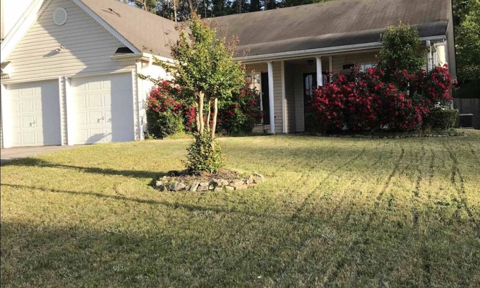 Hiram House | Cozy ranch style home within quiet community