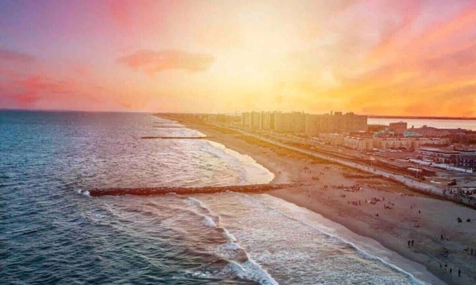 Queens Apartment | Ideal 2BDR Getaway with Ocean View Near Beach & JFK