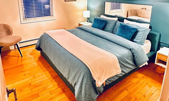Terra Nova Apartment | Cozy, Relaxing, Center City Retreat with Private Rooftop Deck!