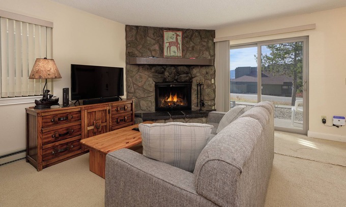 Fraser Condo | Cozy Ground Floor Retreat with Mountain Views and Spa