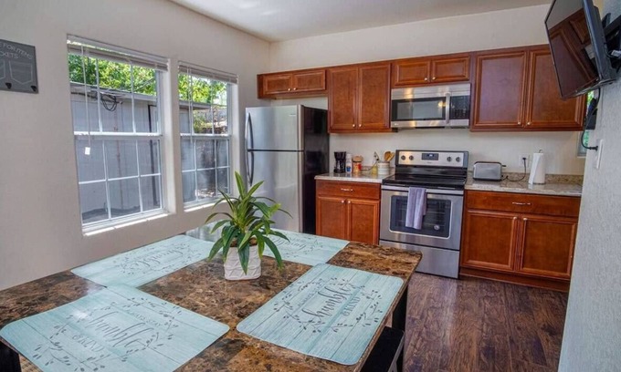 Arena District House | Charming 2BR/2BA Near Downtown with Spa & Breakfast