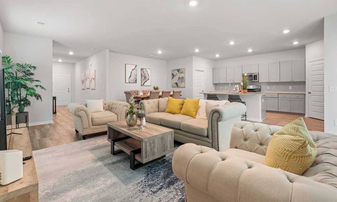 Johns Island House | Cozy, Renovated 5BR Home in Serene Charleston Area, Near Downtown #41505