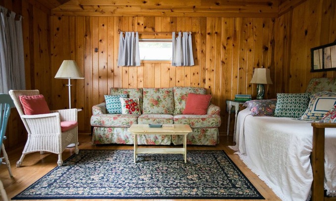 Arcadia House | Charming Resort Cottage Steps from Private Beach & Dock