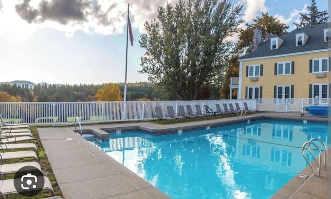 Bethel Resort | Cozy resort in awesome Bethel with AC, fitness room, WiFi