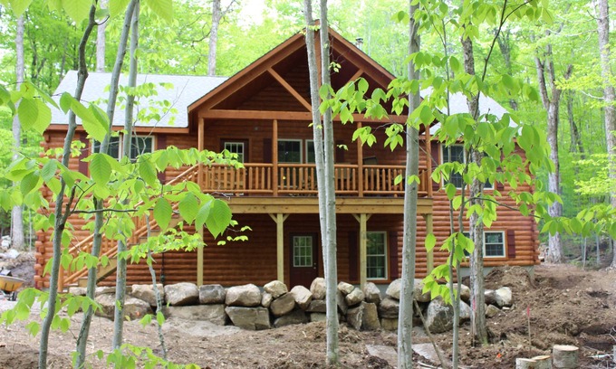 Old Forge Cabin | Sunny Getaway: Pet-Friendly with Ocean Views Await You!