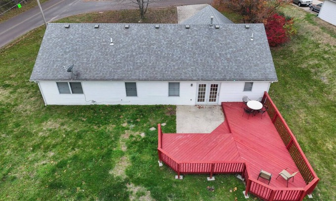 Columbia House | Cozy Retreat: 3/2 house with deck