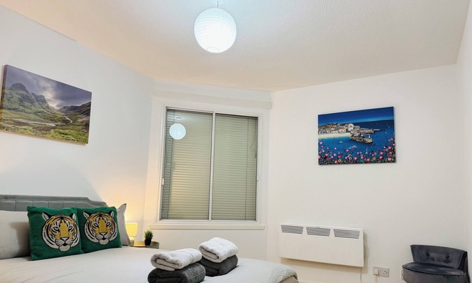 Tollcross Apartment | Cozy Retreat at Prime location with Free parking