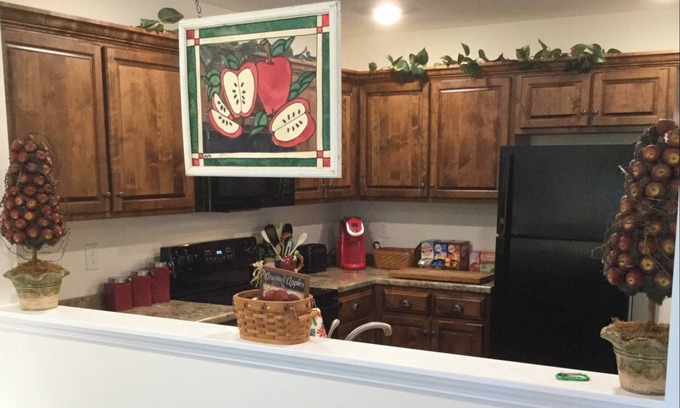 Cleveland House | Tranquil King Bed Retreat Near Lee with Breakfast Included