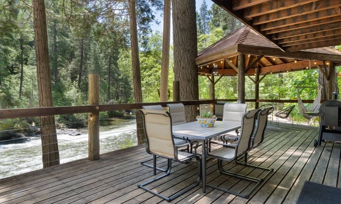 Pollock Pines Cabin | Charming River Cabin with Hot Tub & Ocean View Escape