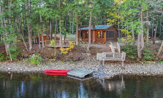 Kezar Falls Cabin | Inviting Riverfront Cabin Retreat on Ossipee River
