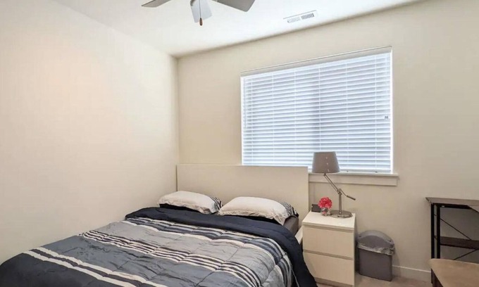 Tukwila House | Convenient Stay Near SeaTac Airport with Breakfast Included