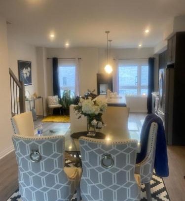 Cambridge House | Budget-Friendly Cozy Room for Your Perfect Getaway