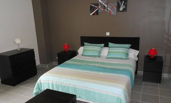 Neuvy-Saint-Sepulchre Bed & Breakfast | Cozy Room with Private Bathroom, Shared Kitchen & Terrace, Breakfast Included - Neuvy-Saint-Sépulchre