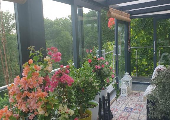 Baunatal House | Inviting Room with Garden Views and Family-Friendly Amenities