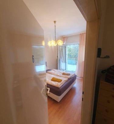 Floridsdorf House | Inviting Rooms in an Elegant House for Families