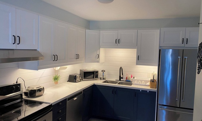 Burlington House | Home-Like Rooms with Breakfast and Family-Friendly Amenities