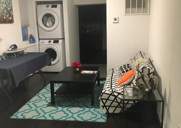 Canton House | Inviting Rowhouse near Johns Hopkins with Kitchen Access