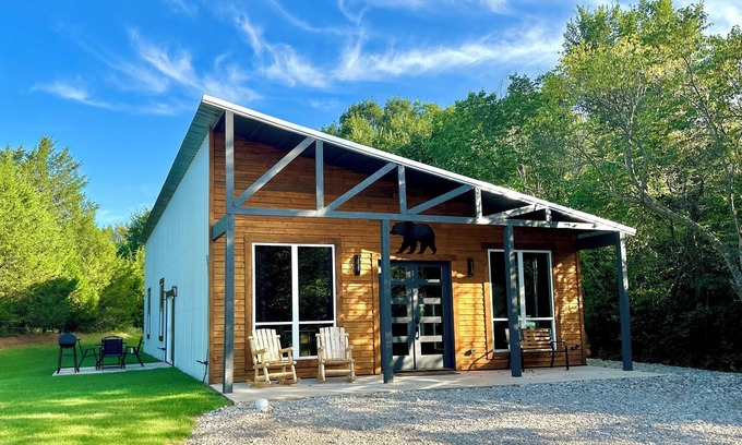 Purcell Cabin | Cozy, Rustic Cabin w/Pool Table, Foosball, & Fast WiFi, South of Norman