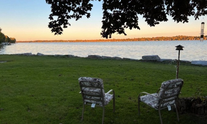 Valentia House | Charming Lakeside Cottage Getaway with Pet-Friendly Amenities