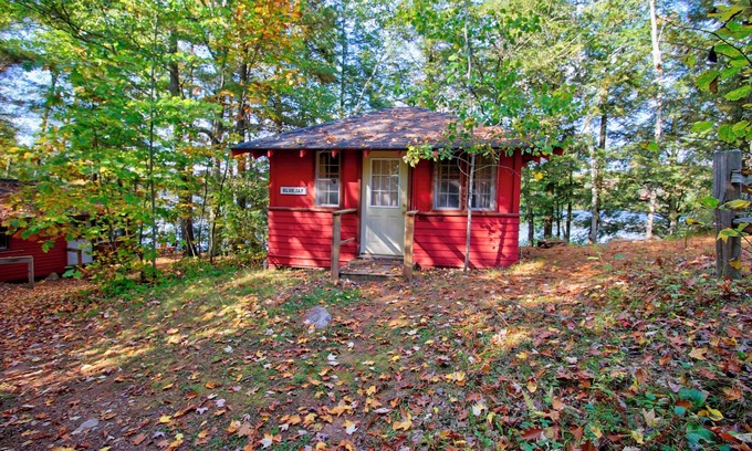 Lac du Flambeau Cabin | Charming Lakeside Cabin with Private Dock in Wisconsin