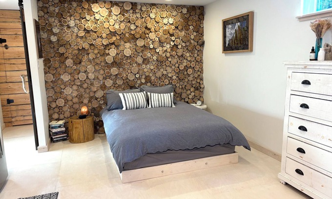 Courtenay Apartment | Cozy Rustic Suite (pet-friendly)on a 5 acre farm in the beautiful Comox Valley.