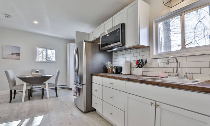Salem Apartment | Stylish Salem NH Studio with Private Entrance & Spa Amenities