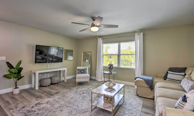 Indian Beach Sapphire Shores Apartment | Inviting Sarasota Retreat - Steps from the Beautiful Coast!