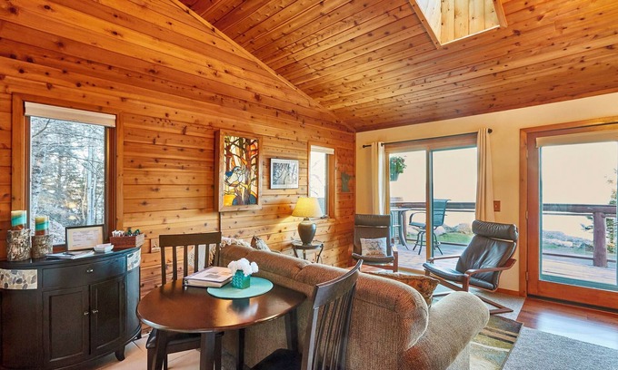 Schroeder Apartment | Inviting Schroeder Studio with Deck Overlooking Lake Superior