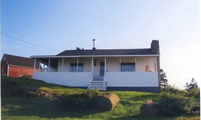 Parkers Cove Cottage | Idyllic Seaside Cottage with Ocean Views & Perfect Location