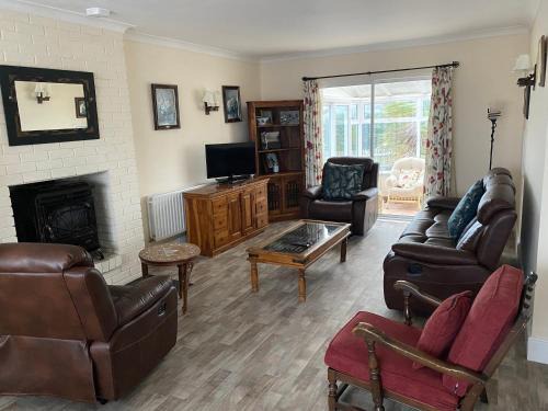 Lahinch House | Charming Seaside Retreat Steps from Beach and Village