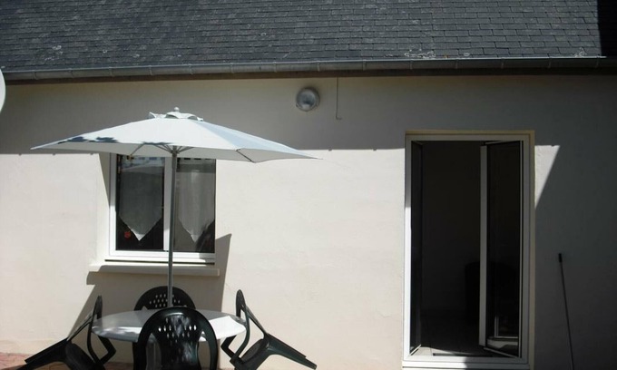 Surtainville Cottage | Cozy Gite Surtainville: Pet-Friendly Retreat with Spa