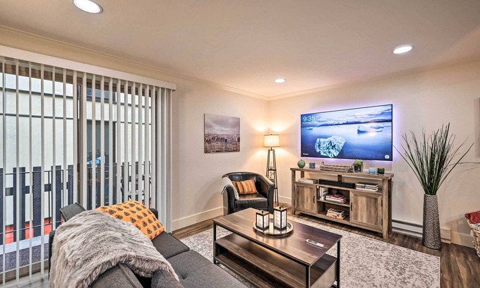 Ballard Apartment | Inviting Seattle Apartment in Ballard with Spa & Breakfast