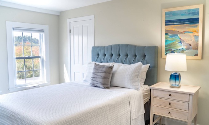 Hampton Hotel | Inviting Second Floor Suite with Kitchenette & Ocean Views