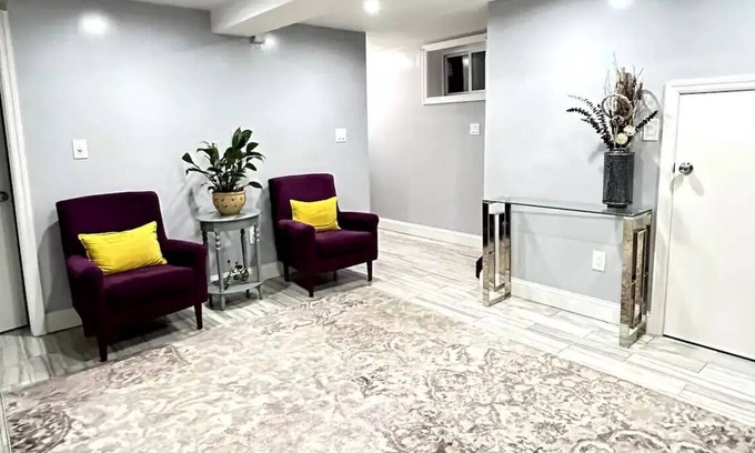 Queens House | Cozy self contained apartment.