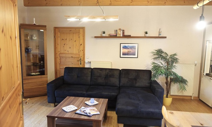 Westermarsch I House | Quiet Retreat: Cozy Semi-Detached House with Ocean Views